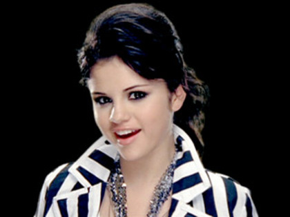 Selena Gomez-Tell Me Something I Don - 11Votati melodia preferata11