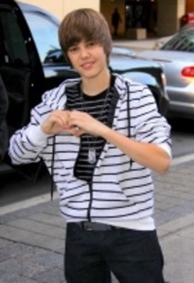 11163679_GRGKFVGLK[1] - justin bieber