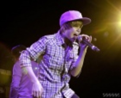 11164516_HNTWEIVYP[1] - justin bieber