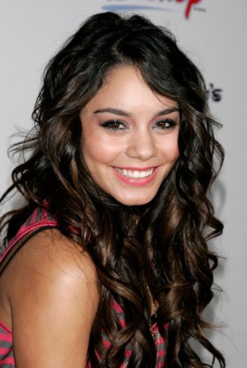 Radio Disney Totally 10 Birthday Concert Arrivals I3FjODLNYczl - vanessa hudgens