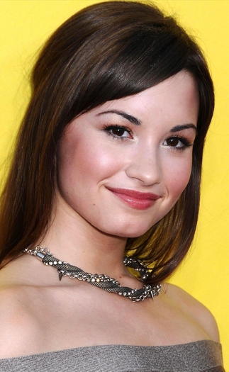 demi-lovato-914402l - demi lovato