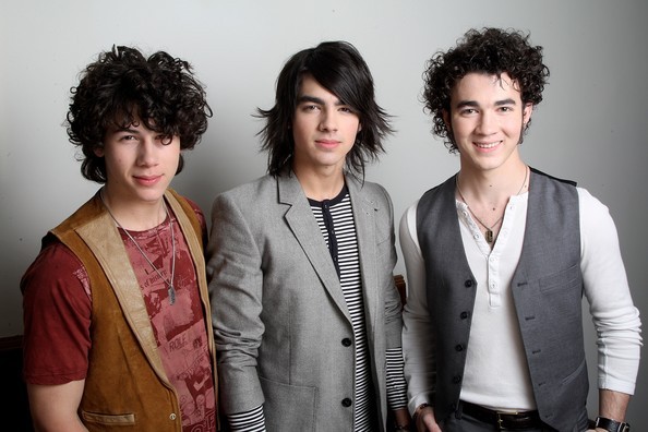 Jonas Brothers Portrait Shoot 6CXTctpSDbel - nick jonas demi lovato selena gomez starstruck and jonas brothers