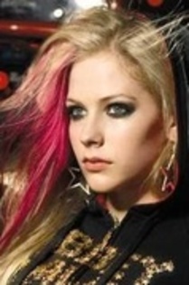 UTRYEBZQLGPTSAUVHTC - Avril Lavigne