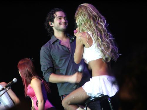 1227927461340fnk8vd4fo8 - Anahi