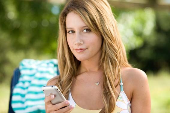 aliens-in-the-attic-878657l-imagine - ashley tisdale