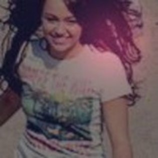 11665231_QCHACUJKI - cateva poze cool cu miley
