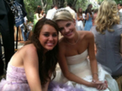11665331_TTOPOERFV - cateva poze cool cu miley