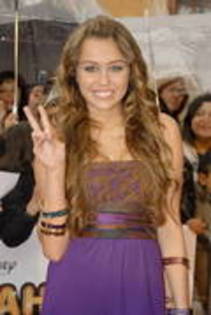 ZERONOPKYEALFWPQOMX - 000-Hannah Montana-The Movie-Premiere Roma