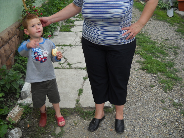 ....trei jumatati(cizma, slap, trunchi)