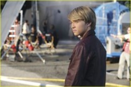 13580628_JMZWEGNHR - Sterling Knight Love LOVE