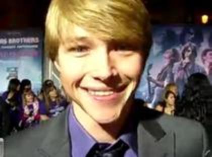 14258301_OGWGELTAH - Sterling Knight Love LOVE