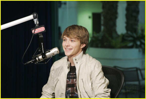 sterling-knight-music-video-starstruck-02