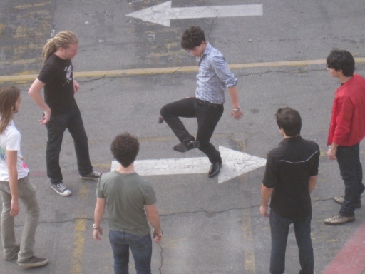 normal_79782_jonas-brothers-hackey-sack[1]