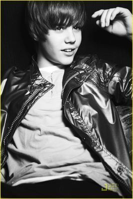 14170361_ZNCLKTPIG[1] - Justin  Bieber