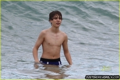 14352698_FYNGLIDWD[1] - Justin  Bieber