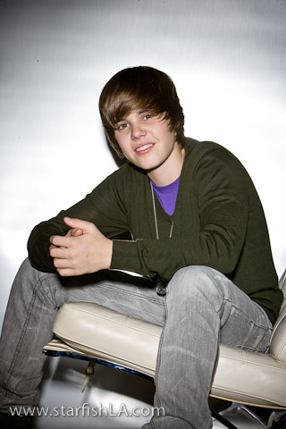 11511072_IJHXUFKNO[1] - Justin  Bieber