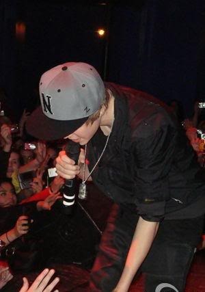 14381942_IRGNYFCLS[1]