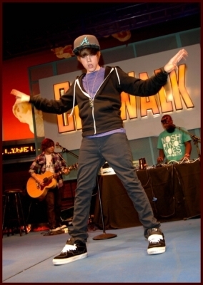 14381946_NESSMJZZI[1]