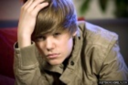 14392520_ZAVFFQQDA[1] - Justin  Bieber