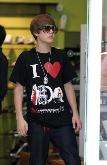 15695851_WNPLLQHIM[1] - Justin  Bieber