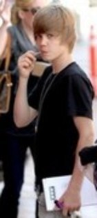 14392559_MOECUREVZ[1] - Justin  Bieber