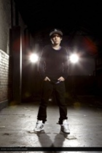 14501247_ZXFZMMTTI[1] - Justin  Bieber