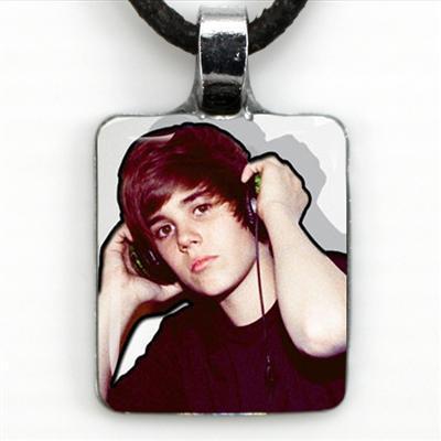 14434329_GZBZSSNPV[1] - Justin  Bieber
