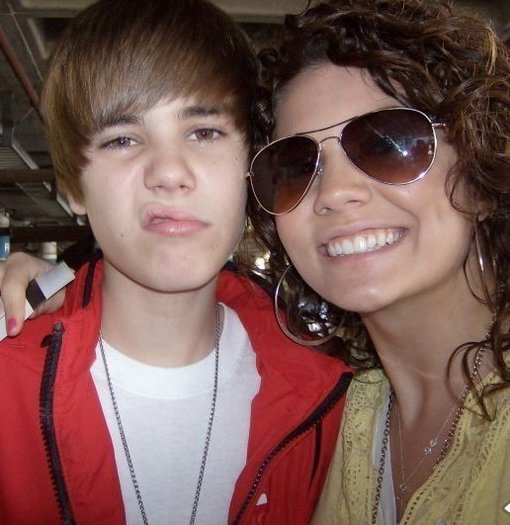 15747543_EORCGUNNF[1] - Justin  Bieber
