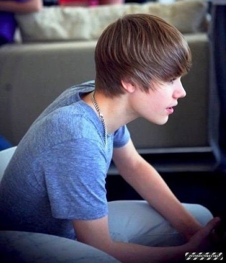 15747551_VBQHXFGNW[2] - Justin  Bieber