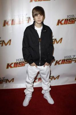 15190929_BBWZIPBWD[1] - Justin  Bieber