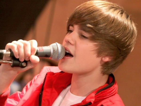 15371944_NLUASEYLL[1] - Justin  Bieber
