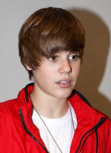15371948_KQXWKVZHH[3] - Justin  Bieber