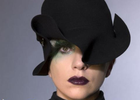 h7 - MY MOTHER MONSTER