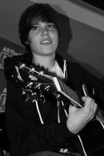 15754062_VNORVHLVR[1] - Justin  Bieber