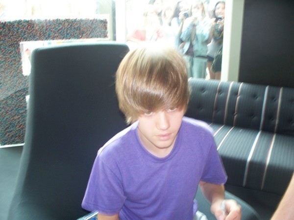 15567171_FDVJKURVN[2] - Justin  Bieber