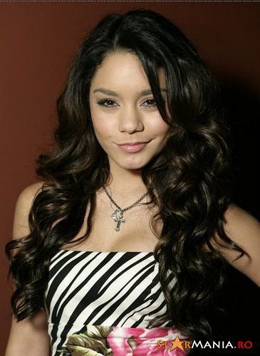 15693996_DERJVDVNA[2] - Vanessa Hudgens