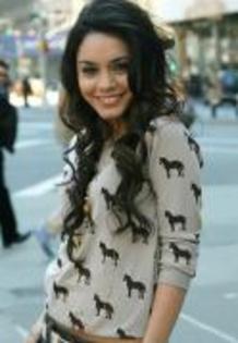 KNVEOMSHFJLVJFGCKKR[1] - Vanessa Hudgens