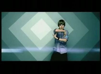 14173458_CXPGWQZUP[1] - Justin Bieber in Videoclipul Baby