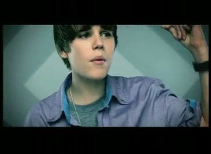 14173462_DRPSHMEFY[1] - Justin Bieber in Videoclipul Baby