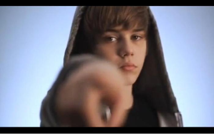 14240780_OXWQUAVOP[1] - Justin Bieber in Videoclipul One Time