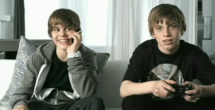 15987347_FZLHMENMT[1] - Justin Bieber in Videoclipul One Time