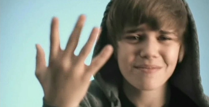 15987350_IKJHPITWV[1] - Justin Bieber in Videoclipul One Time