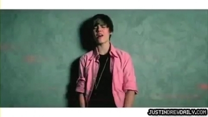 15988762_HQINXKMNF[1] - Justin Bieber in Videoclipul Enie Meenie