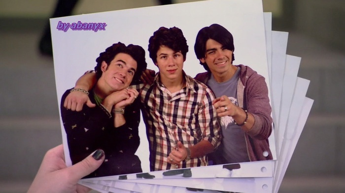 13359523_HAXJSUPCP[1] - Jonas Brothers