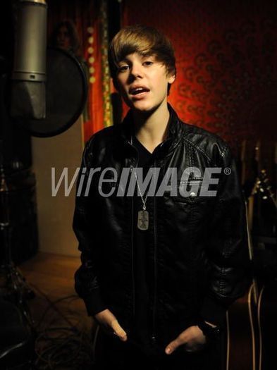 14424907_YKYDTCBJN[1] - Justin Bieber We Are The World