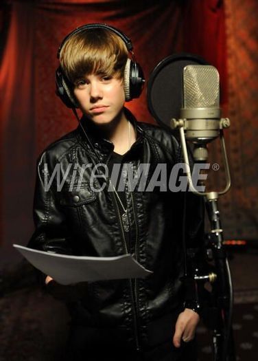 14424914_NPLMNTQSQ[1] - Justin Bieber We Are The World