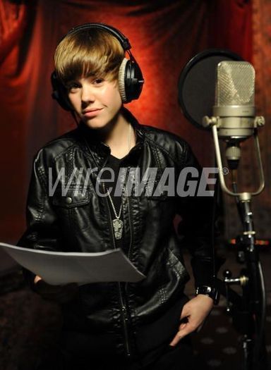 14424917_NRRYBBRZH[1] - Justin Bieber We Are The World