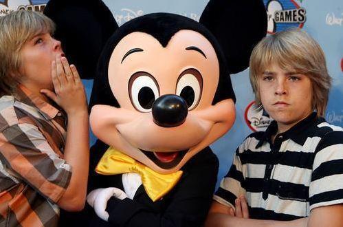 Cole_Sprouse_1262977086_2[1] - Zack si Cody