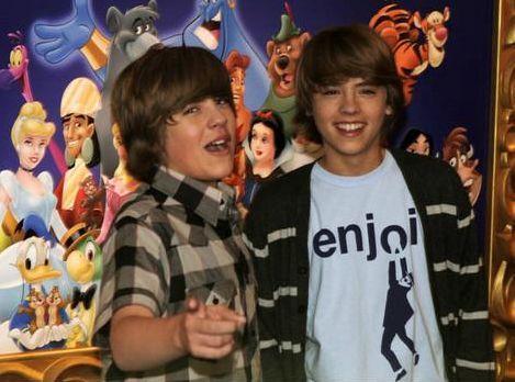 Cole_Sprouse_1262977290_1[1] - Zack si Cody