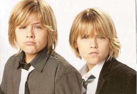 Cole_Sprouse_1262977290_2[2] - Zack si Cody